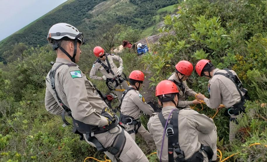 Bombeiros realizam Treinamento de Salvamento Vertical em São Luiz do Purunã
