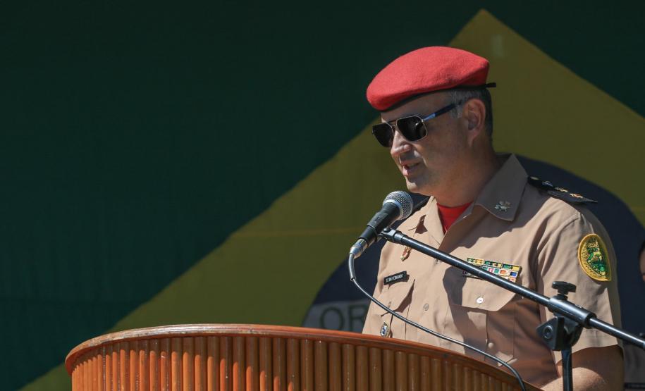 Comandante do 4ºGB, Ten.-Cel. Fernando.