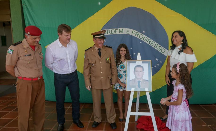 Foto Comandante substituído.