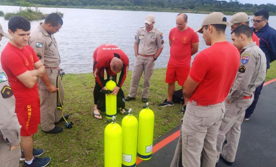 Instrução de Mergulho do 6° GB MAR/19