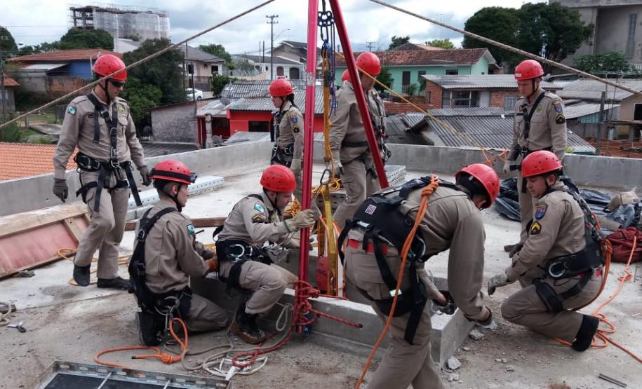 7GB SIMULADO DE ACIDENTE EM CONSTRUÇÃO CIVIL