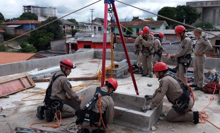 7GB SIMULADO DE ACIDENTE EM CONSTRUÇÃO CIVIL