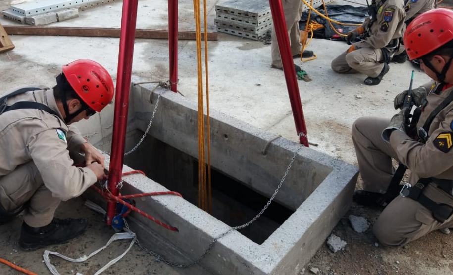 7GB SIMULADO DE ACIDENTE EM CONSTRUÇÃO CIVIL