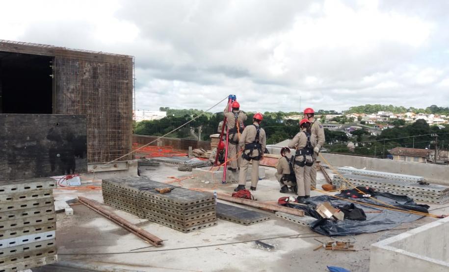 7GB SIMULADO DE ACIDENTE EM CONSTRUÇÃO CIVIL