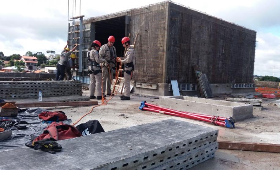 7GB SIMULADO DE ACIDENTE EM CONSTRUÇÃO CIVIL