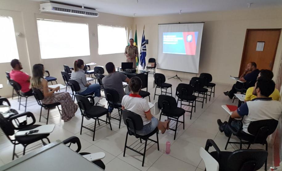 Corpo de Bombeiros de Jacarezinho realiza palestra com representantes das prefeituras