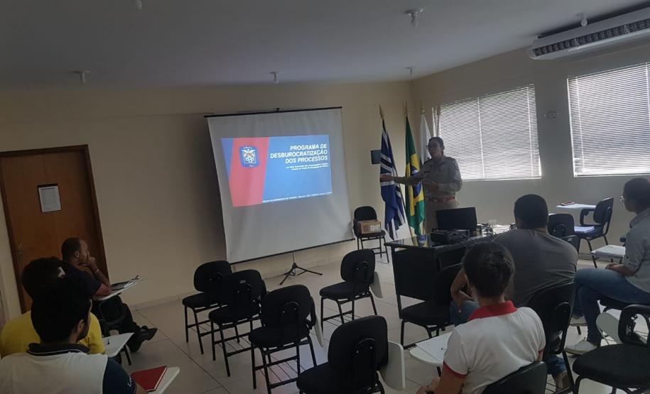 Corpo de Bombeiros de Jacarezinho realiza palestra com representantes das prefeituras