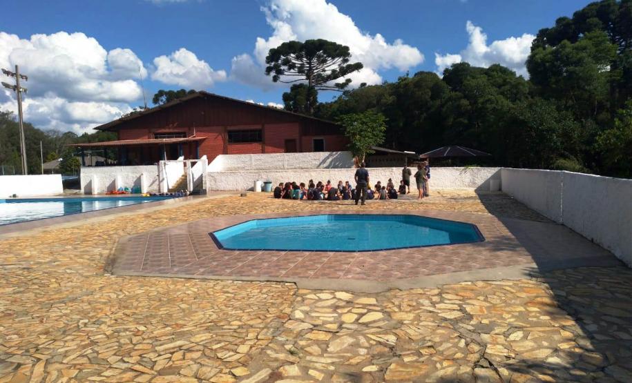 Bombeiros militares ministram instrução para escoteiros em Piraquara