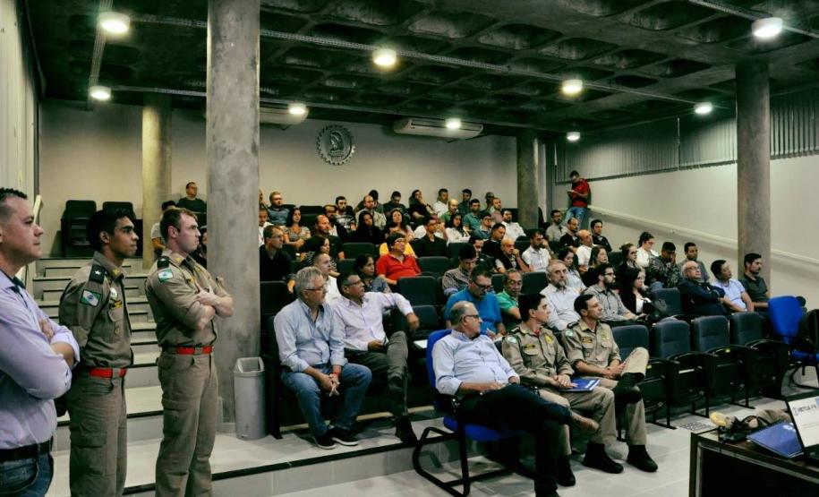 11 GB - Palestra CREA Apucarana