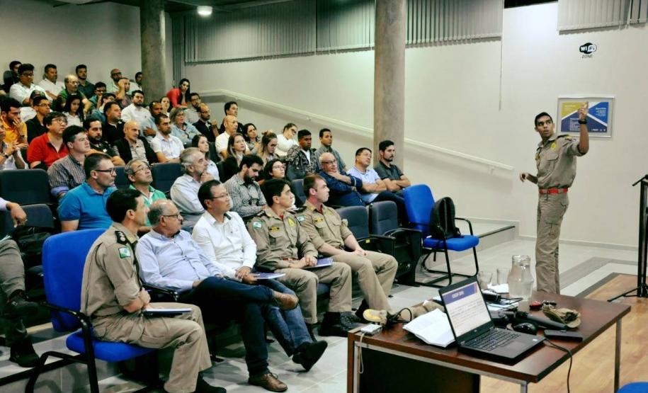 11 GB - Palestra CREA Apucarana