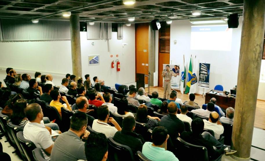 11 GB - Palestra CREA Apucarana - Capa