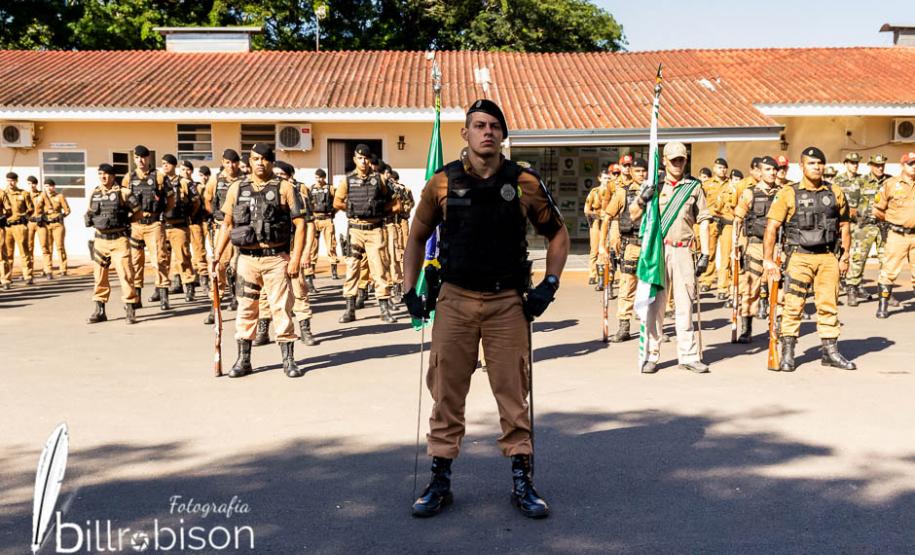 Comandante da tropa e Guarda-Bandeira