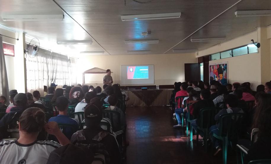 Em Apucarana, 11º Grupamento de Bombeiros realiza palestras sobre queimaduras.