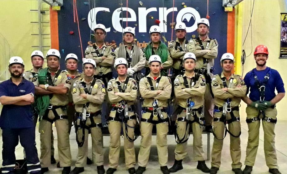 Finalização das instruções realizadas em parceria com a empresa Cerro Engenharia..