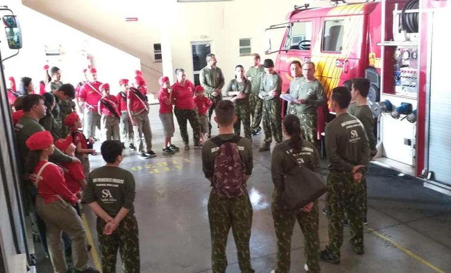 Bombeiro Mirim de Arapongas completa 16 anos de existência.