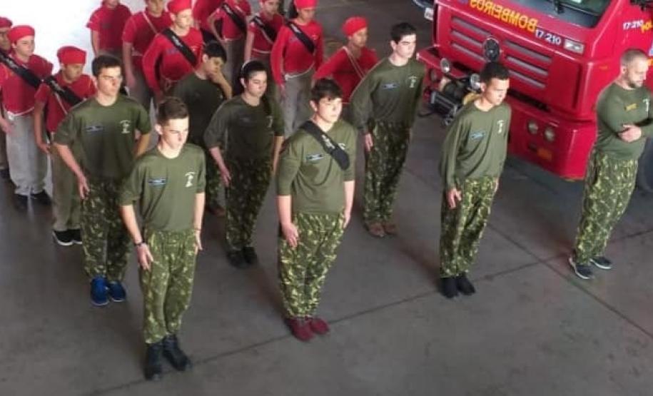 Bombeiro Mirim de Arapongas completa 16 anos de existência.