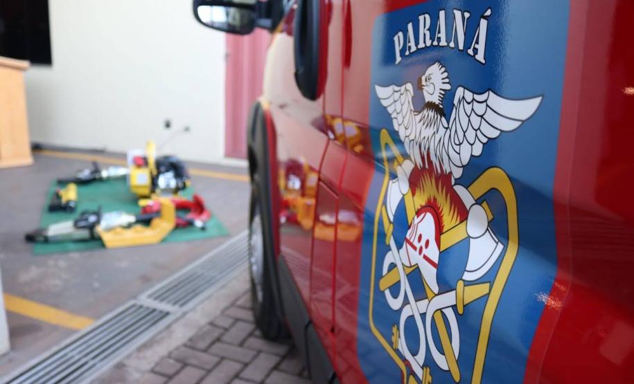 Logotipo na porta da ambulância