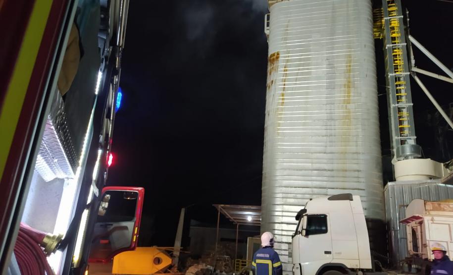 Incêndio secadora de grãos