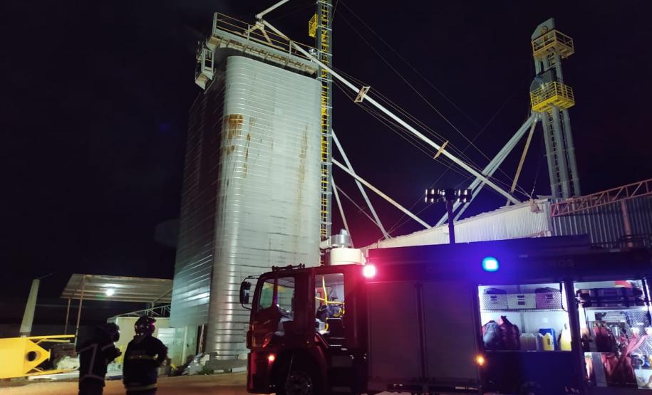 Incêndio secadora de grãos