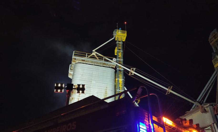 Incêndio secadora de grãos