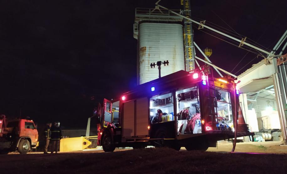 Incêndio secadora de grãos