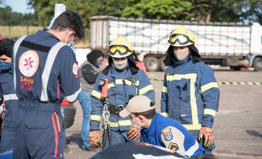 colisão posto 3 cavalos