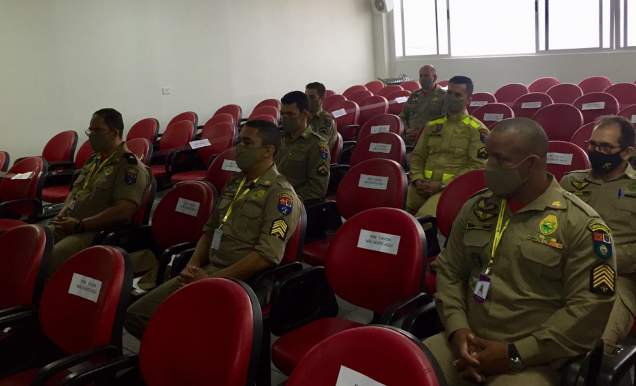 Instrutores e Alunos do CFC Militar, turma 01 do 3º CRBM.