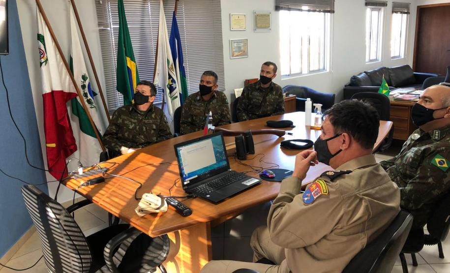 4º GB RECEBE VISITA DO 33º BI Mec