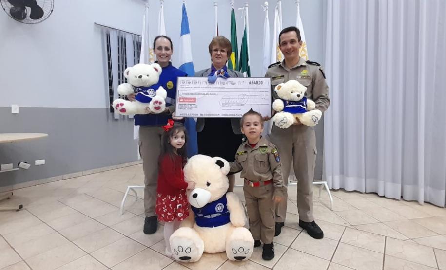 Entrega de cheque do Rotary