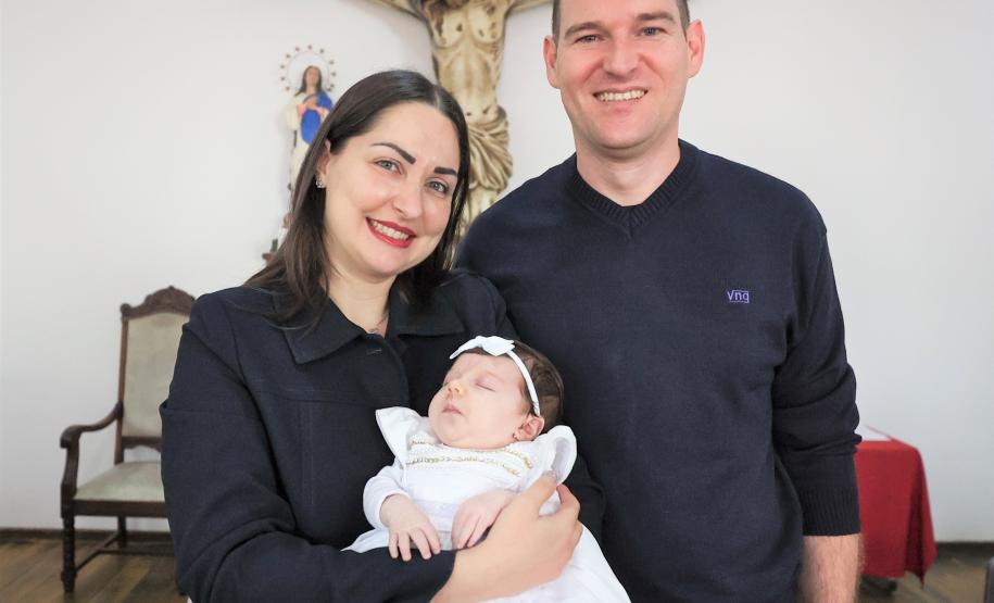 Capela Sao Floriano realiza o primeiro batizado.