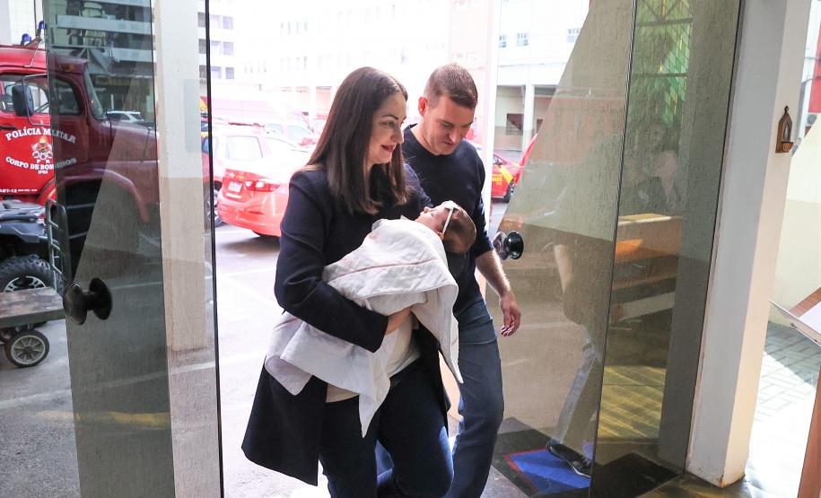 Capela Sao Floriano realiza o primeiro batizado.