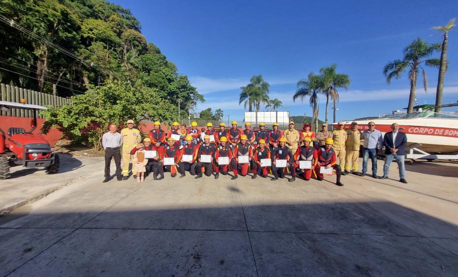 CURSO DE CAPACITAÇÃO DE OPERADORES DE EMBARCAÇÃO DE RESGATE