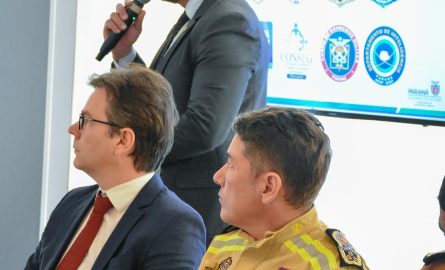 Comandante Geral do CBMPR participa de reunião na ACP sobre a segurança pública do Paraná.