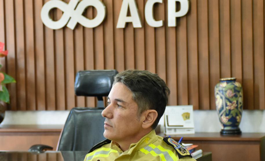 https://www.bombeiros.pr.gov.br/Noticia/Comandante-Geral-do-CBMPR-participa-de-reuniao-na-ACP-sobre-seguranca-publica-do-Parana