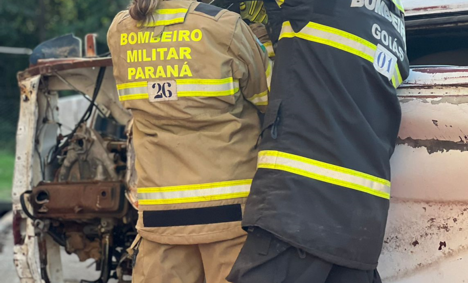 Bombeira do Paraná conclui curso de salvamento veicular em Goiás
