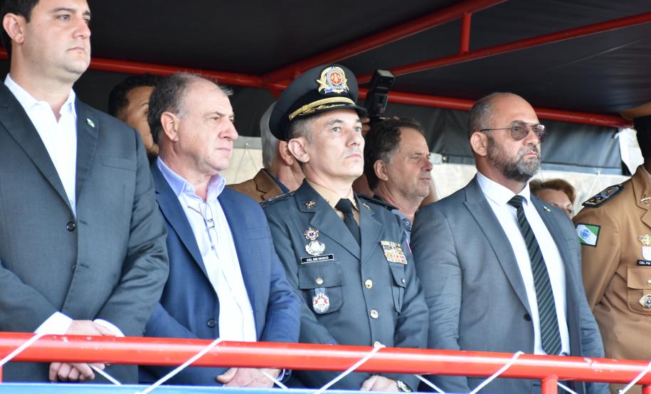 Formatura de 419 bombeiros militares no CBMPR