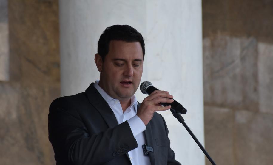 Formatura de 419 bombeiros militares no CBMPR