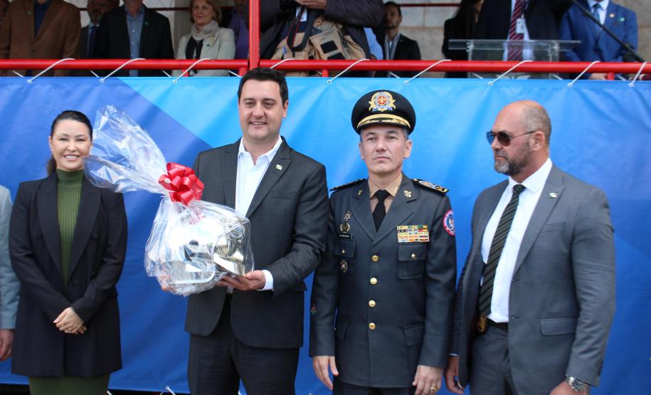 Formatura de 419 bombeiros militares no CBMPR