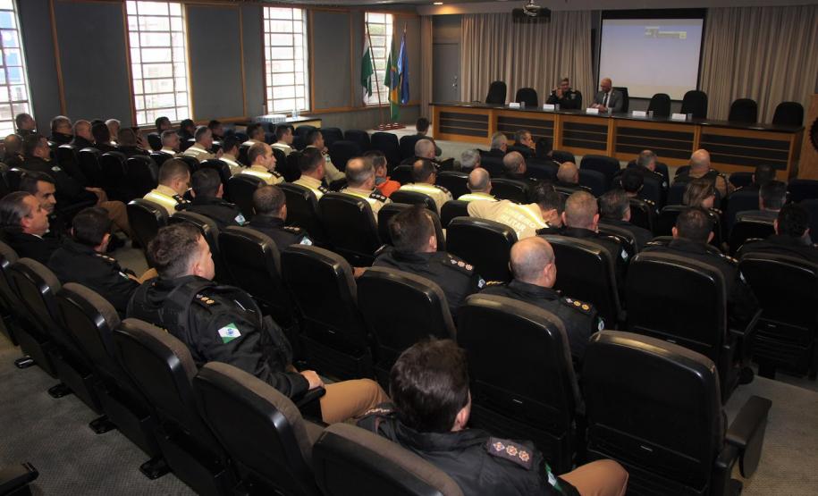 SESP reúne diretoria e alto comando da CBMPR e PMPR