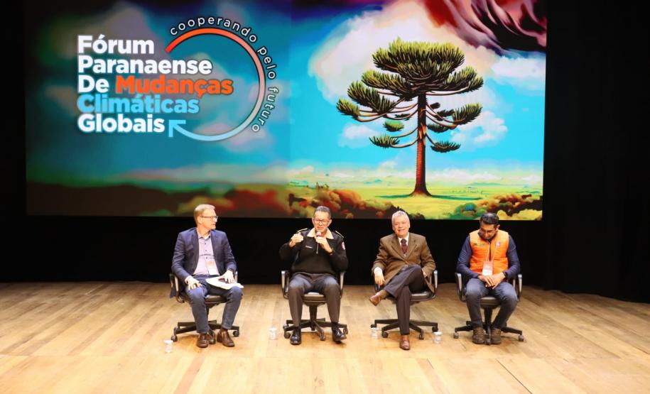 Comando Geral do CBMPR participa do Fórum Paranaense de Mudanças Climáticas Globais