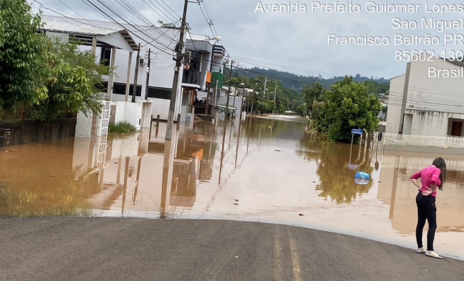Estragos causados pelas fortes chuvas no Paraná em outubro de 2023.