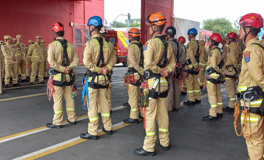 Treinamento de salvamento vertical do CBMPR - outubro de 2023.