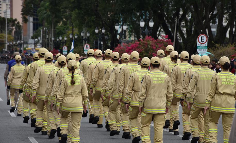 Bombeiros do Paraná no desfile de 7 de Setembro.