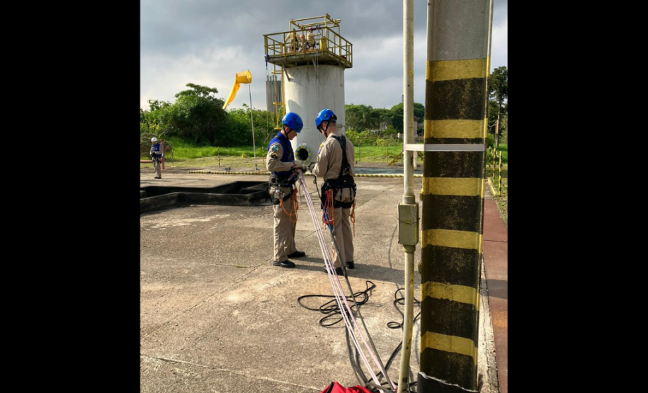 Treinamento de salvamento vertical do CBMPR - outubro de 2023.