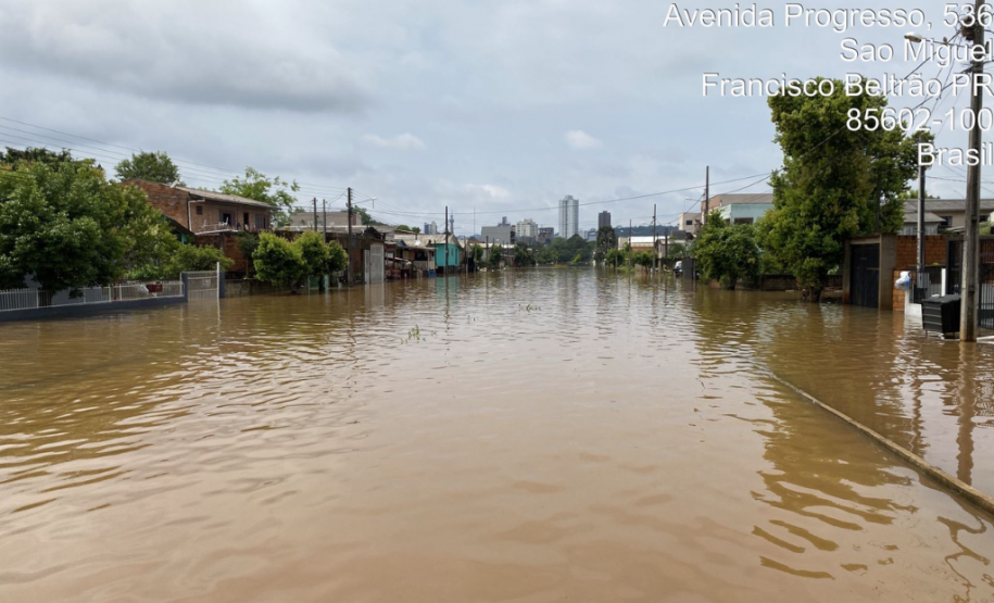 Estragos causados pelas fortes chuvas no Paraná em outubro de 2023.