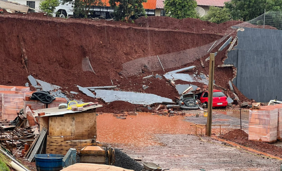 Estragos causados pelas fortes chuvas no Paraná em outubro de 2023.