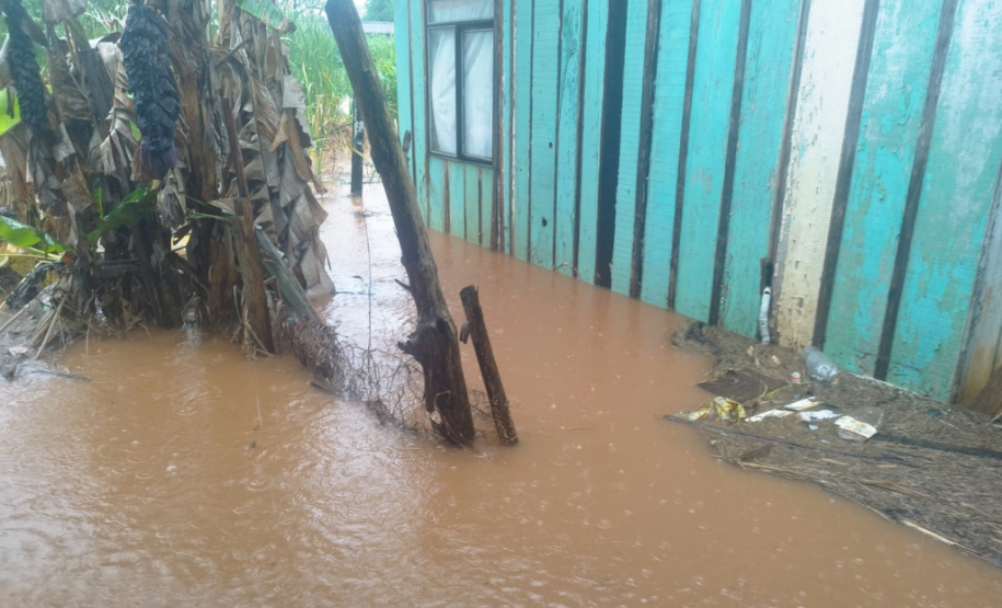 Estragos causados pelas fortes chuvas no Paraná em outubro de 2023.