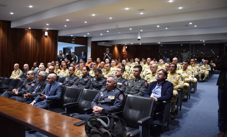 111 anos: homenagem da Assembleia Legislativa do Paraná aos bombeiros militares do estado