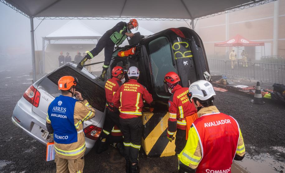Equipe de Cascavel de Salvamento Veicular em ação durante o Desafio Nacional de 2023, em Gramado