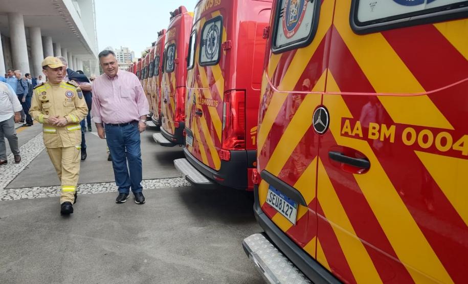 Entrega de ambulâncias para o Siate no Palácio Iguaçu.